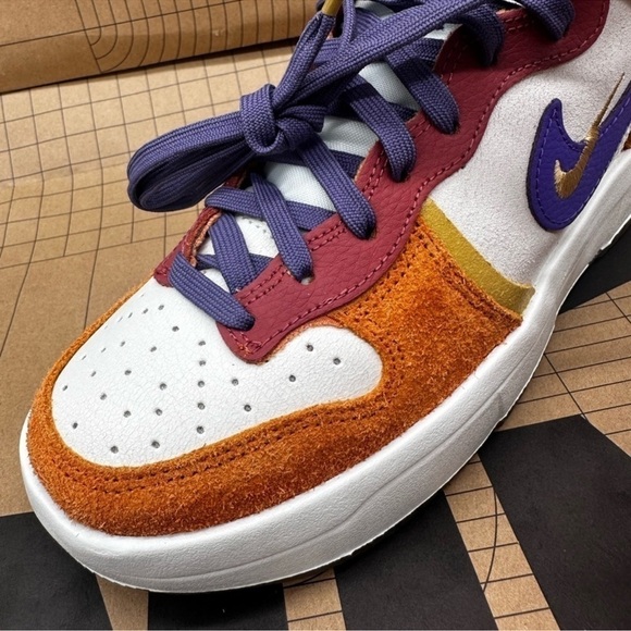 W NIKE DUNK HI SAIL/CANYON PURPLE - Picture 11 of 15